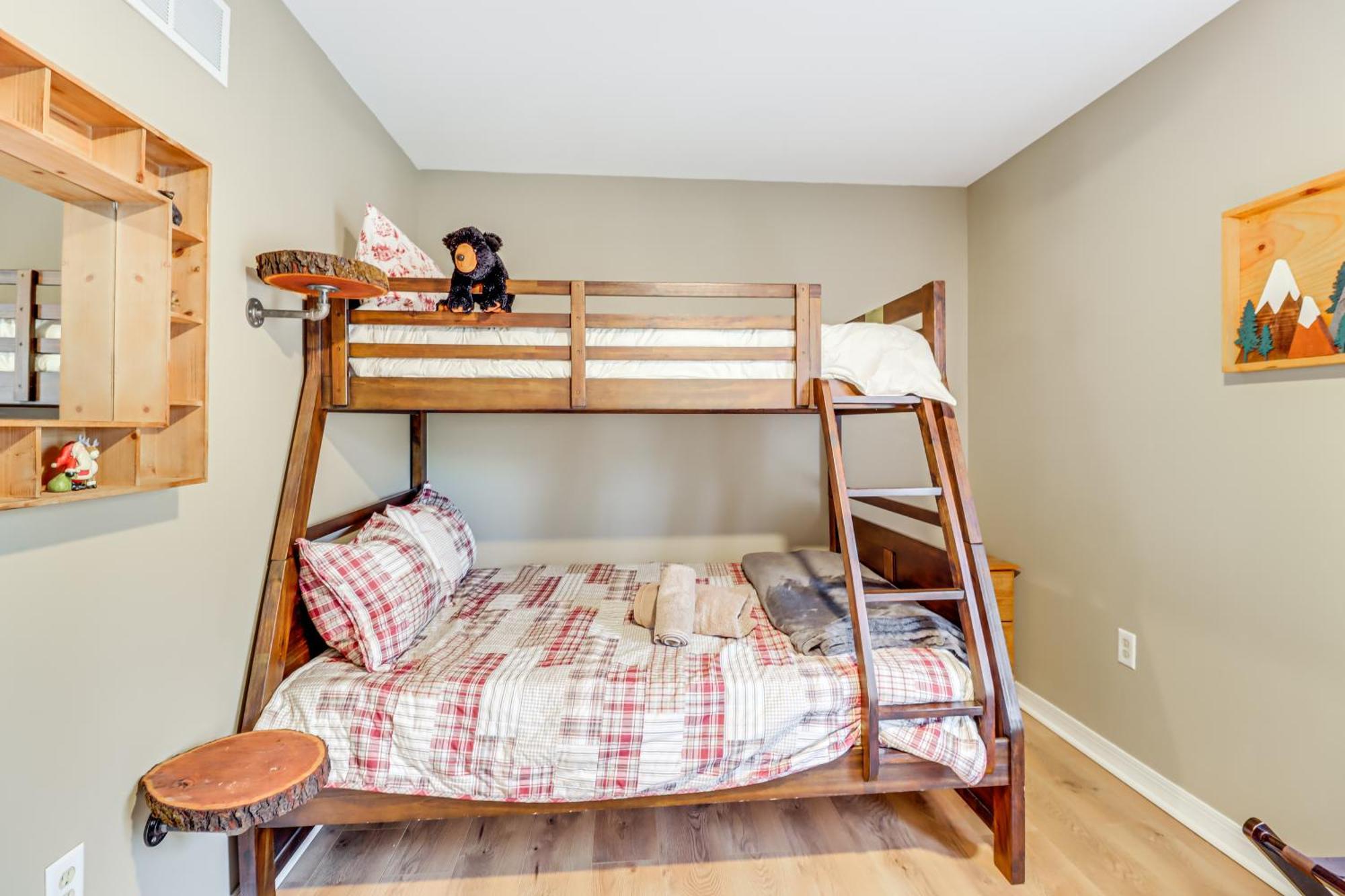Walk To Harmony Family Retreat With Decks! * Albrightsville