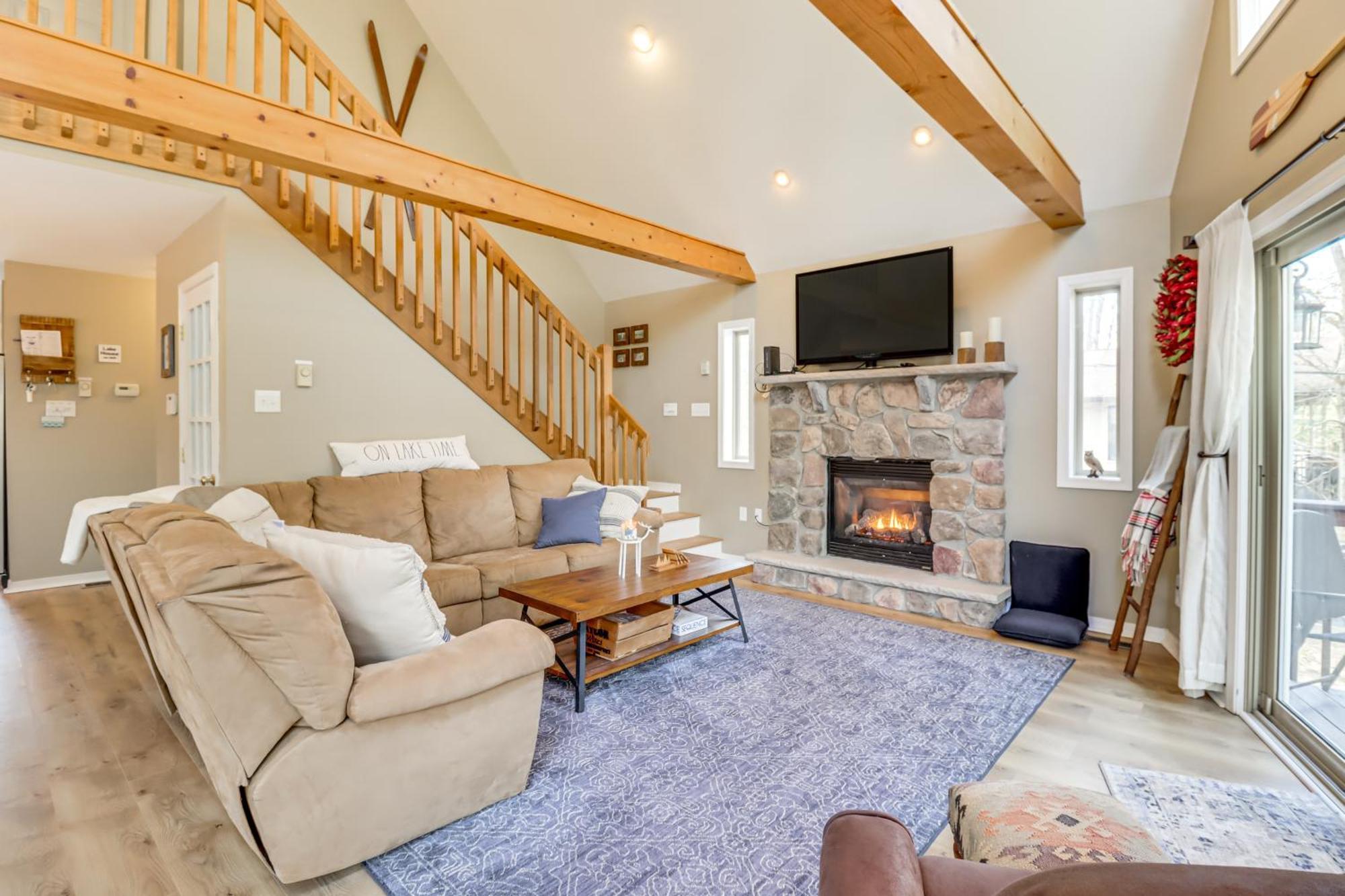 Walk To Harmony Family Retreat With Decks! * Albrightsville